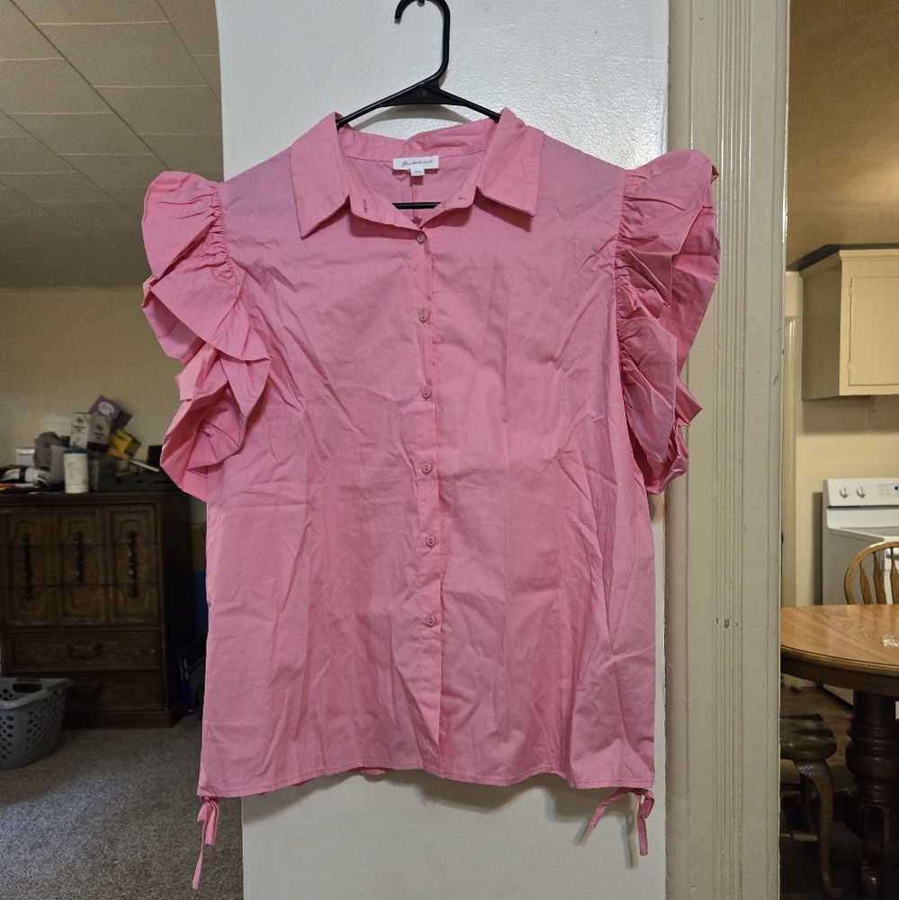 Brand new!! NWOT Bucket List boutique pink ruffle sleeve button up top size 2X